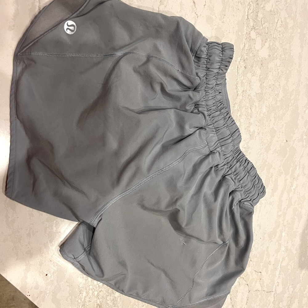 Lululemon Hotty 4 inch shorts
